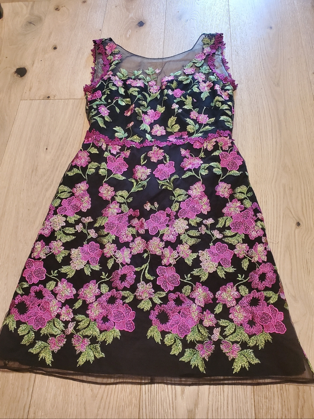 Marchessa Notte Pink Floral Embroidered Dress Size 6 Needs Minor Repairs